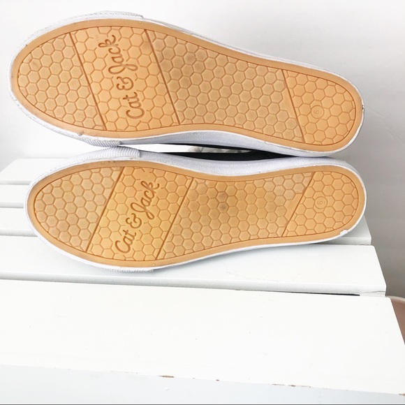 CAT & JACK black hi-tops sneakers STARS lining shoes SIZE Big boy 6 LIKE NEW - Picture 9 of 10